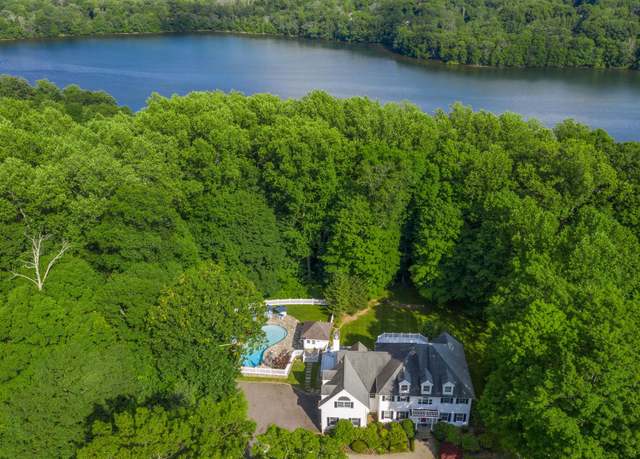 Property at 44 Watergate Dr, Amawalk, NY 10501, 4 beds, 3.5 baths