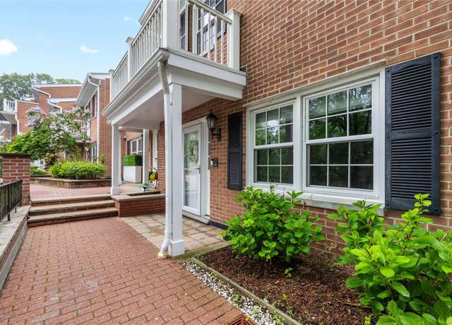 Property at 1050 Boston Post Rd, Rye, NY 10580, 3 beds, 2.5 baths