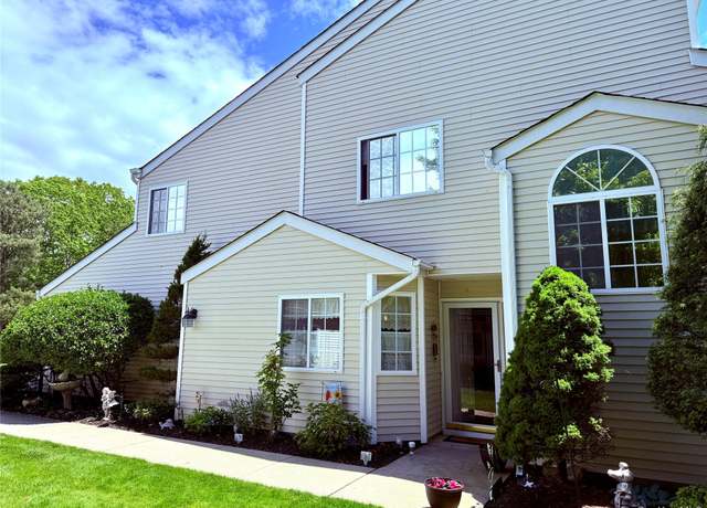 Property at 186 Gothic Cir, Manorville, NY 11949, 3 beds, 2.5 baths