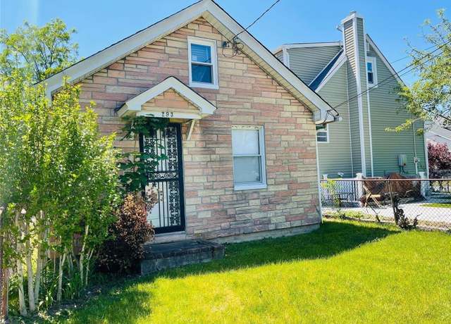 Property at 293 Park Ave, Roosevelt, NY 11575, 2 beds, 1 bath