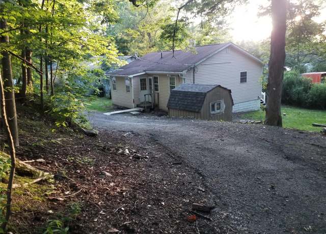 Property at 34 Laurel Trl, Monroe, NY 10950, 3 beds, 1 bath