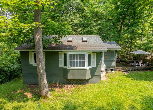 Property at 9 Higgins Trl, Monroe, NY 10950, 2 beds, 1 bath