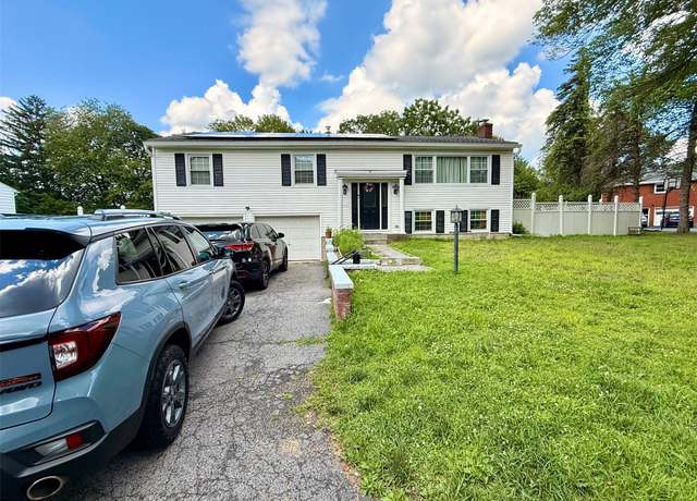 Property at 18 Park Hill Dr, New Windsor, NY 12553, 3 beds, 2 baths