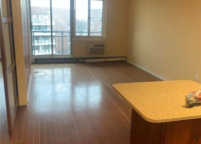 Property at 703 Pelham Rd #407, New Rochelle, NY 10805, 1 bed, 1.5 baths
