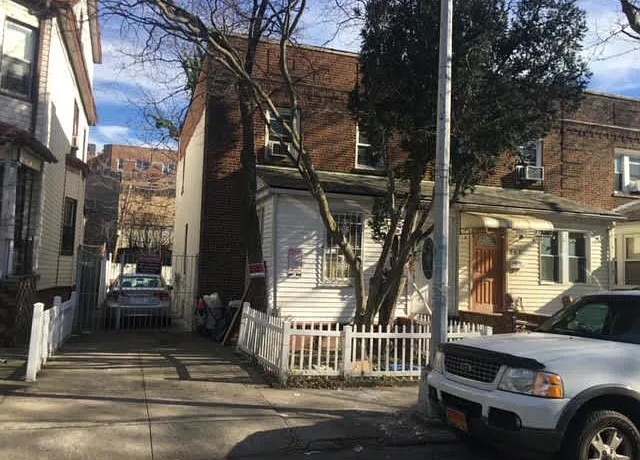 Property at 865 East 15 St, Brooklyn, NY 11230, 4 beds, 2.5 baths