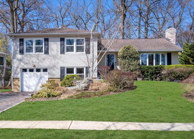 Property at 37 Morewood Oaks, Port Washington, NY 11050, 4 beds, 3 baths