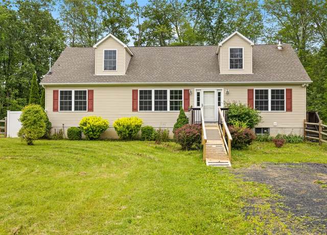 Property at 35 Pioneer Rd, Gardiner, NY 12525, 3 beds, 2 baths
