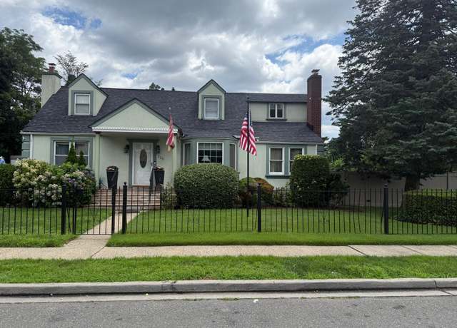 Property at Undisclosed address, Uniondale, NY 11553, 5 beds, 3.5 baths