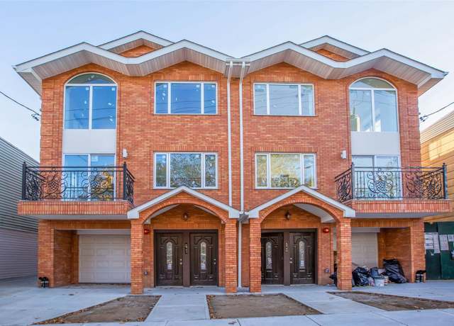 Property at 6960 Caldwell Ave, Maspeth, NY 11378, 7 beds, 6 baths