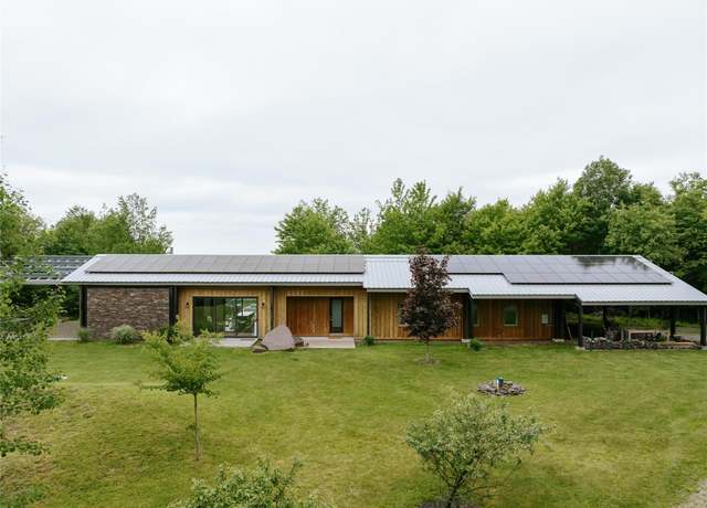 Property at 1199 W Highland Rd, Call Listing Agent, NY 12167, 4 beds, 3.5 baths