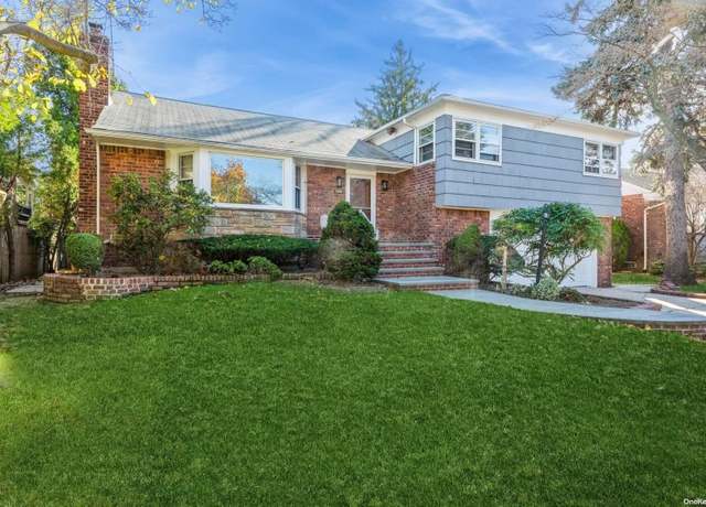 Property at 1550 Andrews Ln, East Meadow, NY 11554, 4 beds, 2.5 baths