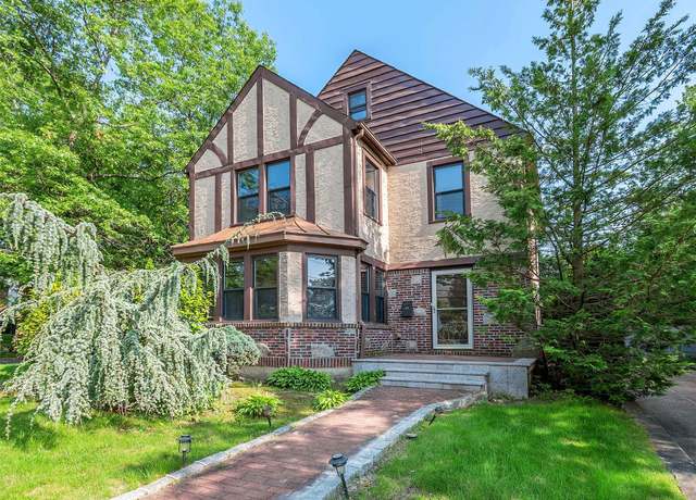 Property at 48 Baker Hill Rd, Great Neck, NY 11023, 3 beds, 2.5 baths