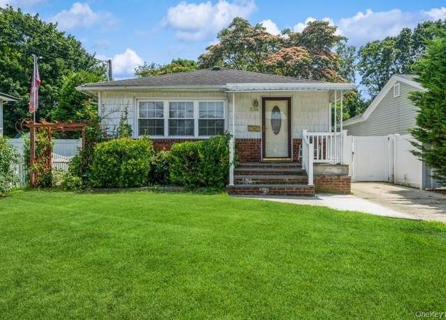 Property at 236 N Richmond Ave, Massapequa, NY 11758, 3 beds, 2 baths