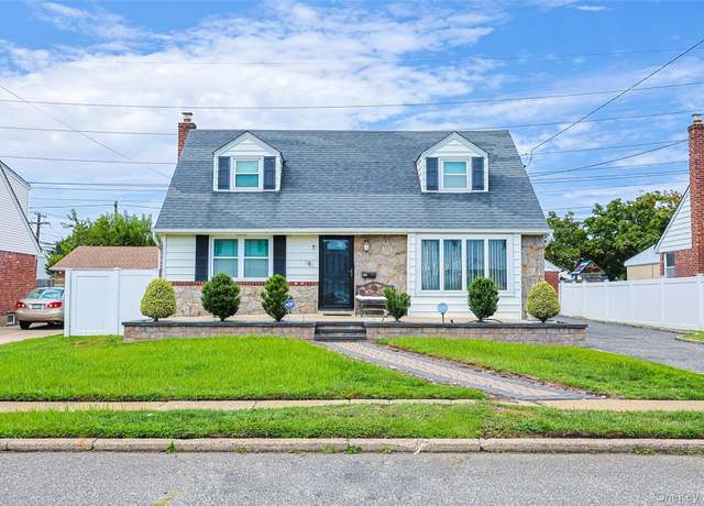 Property at 109 Aaron Dr, East Meadow, NY 11554, 4 beds, 2 baths