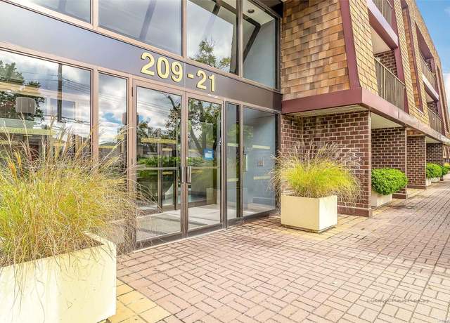 Property at 20921 26th Ave Unit 2D, Bayside, NY 11360, 2 beds, 2 baths
