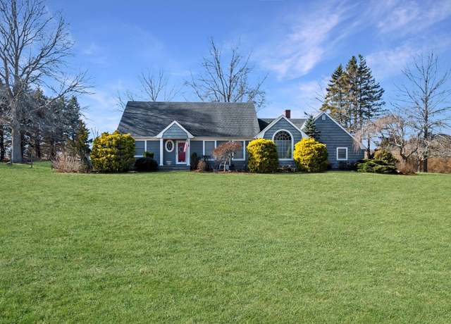 Property at 157 Pier Ave, Jamesport, NY 11901, 4 beds, 3 baths