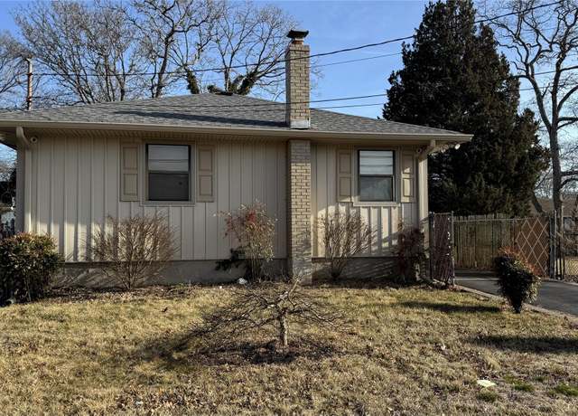 Property at 20 Brushwood Dr, Shirley, NY 11967, 3 beds, 2.5 baths