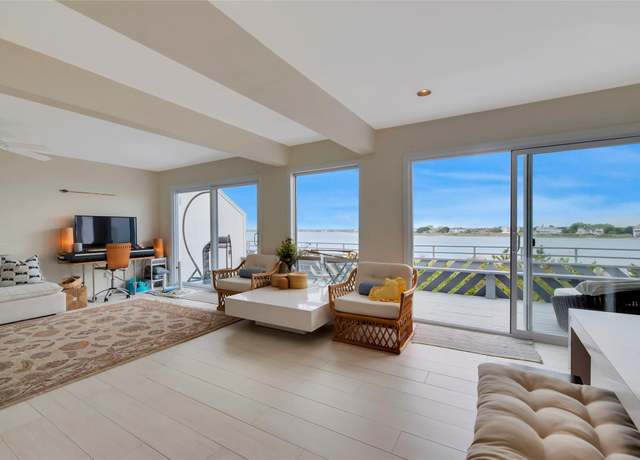 Property at 274 Dune Rd #21, Westhampton Beach, NY 11978, 2 beds, 2 baths
