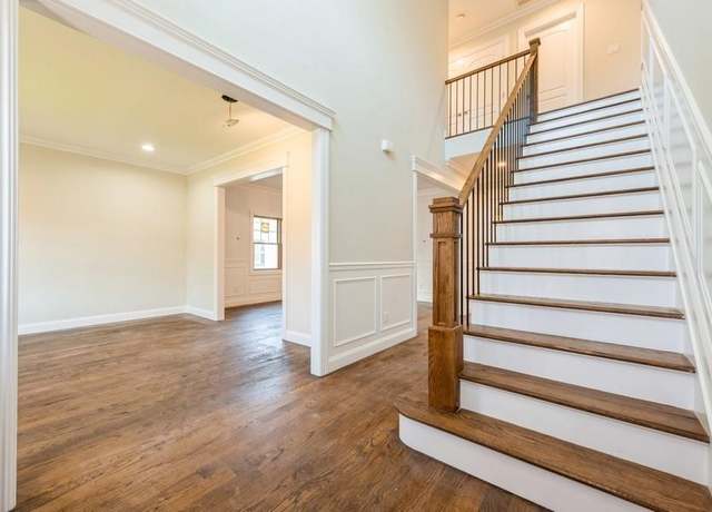 Property at 180 Hillsboro Ave, Elmont, NY 11003, 4 beds, 2.5 baths