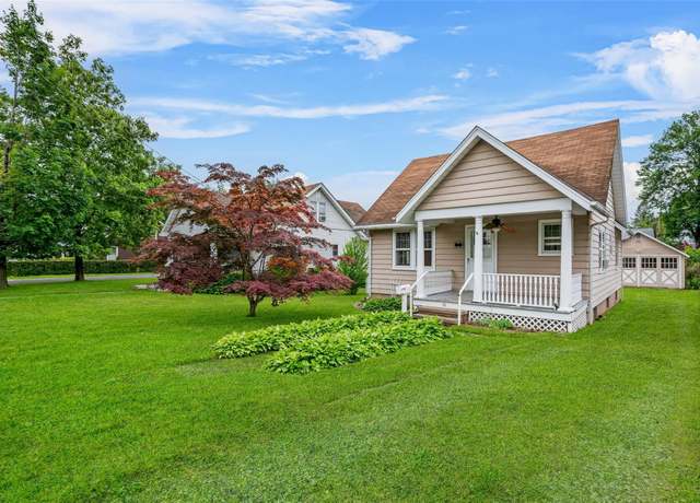 Property at 16 Oak Ter, Suffern, NY 10901, 3 beds, 1 bath