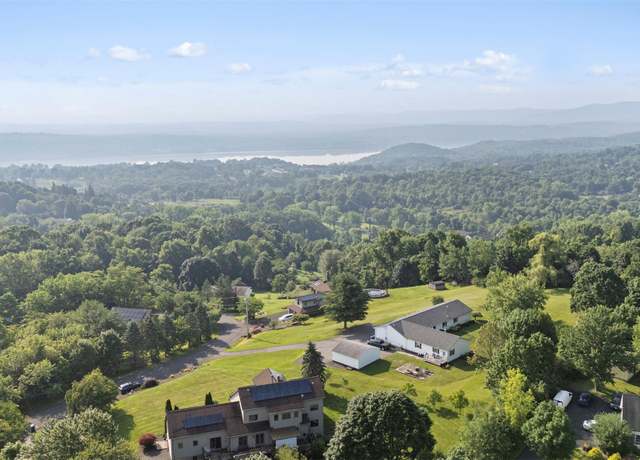 Property at 13 Wyms Heights Dr, Marlboro, NY 12542, 2 beds, 1.5 baths