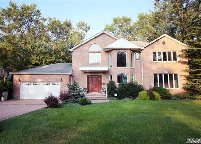 Property at 8 Percheron Ln, Roslyn Heights, NY 11577, 5 beds, 4.5 baths