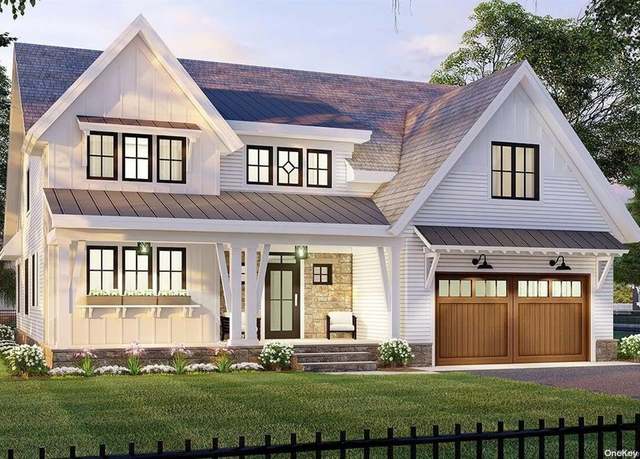 Property at 4 Old Stable Ln, Speonk, NY 11972, 4 beds, 3.5 baths