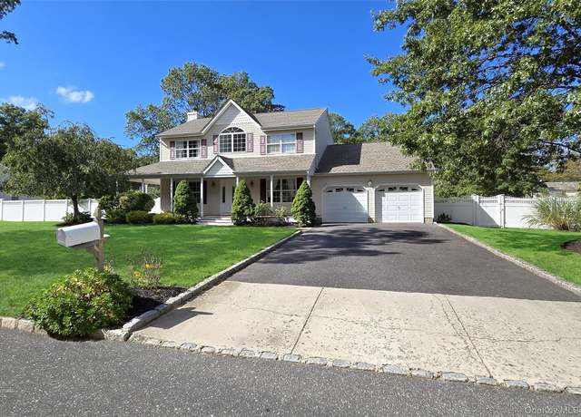 Property at 7 Oliver St, Port Jefferson Station, NY 11776, 3 beds, 2.5 baths