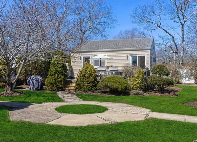 Property at 95 Springville Rd #8, Hampton Bays, NY 11946, 1 bed, 1 bath