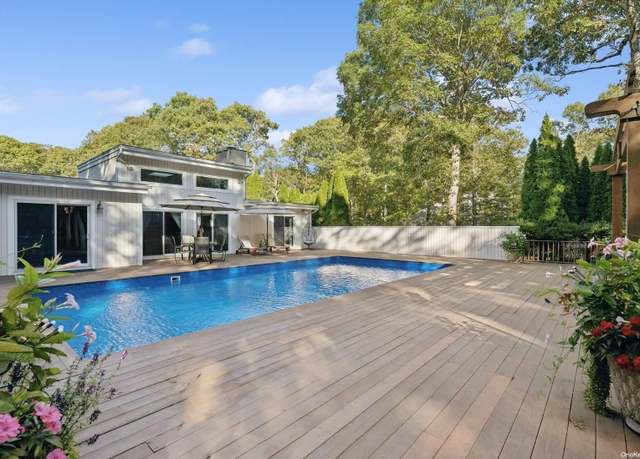 Property at 84 Montauk Hwy, Westhampton, NY 11977, 4 beds, 3 baths