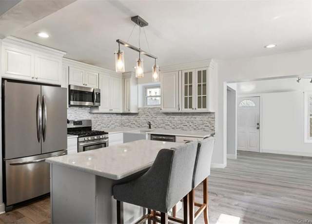 Property at 150 Calhoun Ave, Bronx, NY 10465, 3 beds, 2.5 baths
