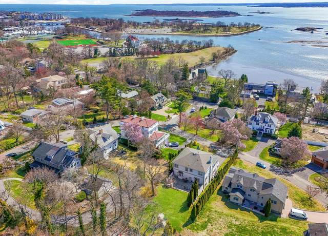 Property at 1470 Roosevelt Ave, Pelham, NY 10803, 4 beds, 3.5 baths