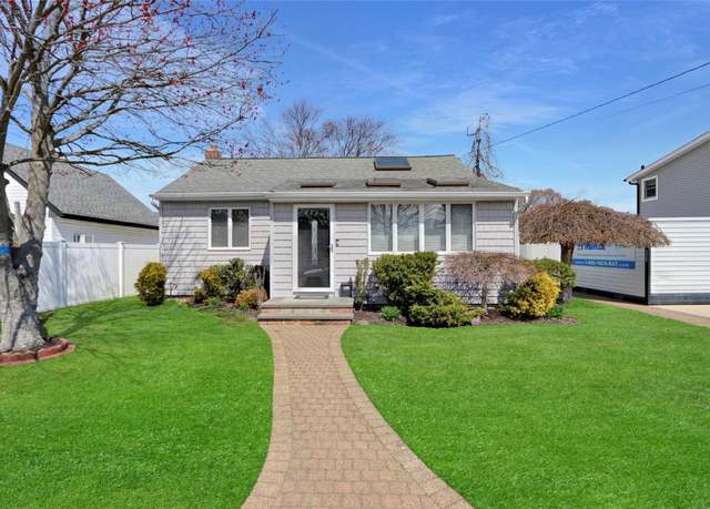 Property at 105 Garfield, Massapequa, NY 11758, 2 beds, 1 bath