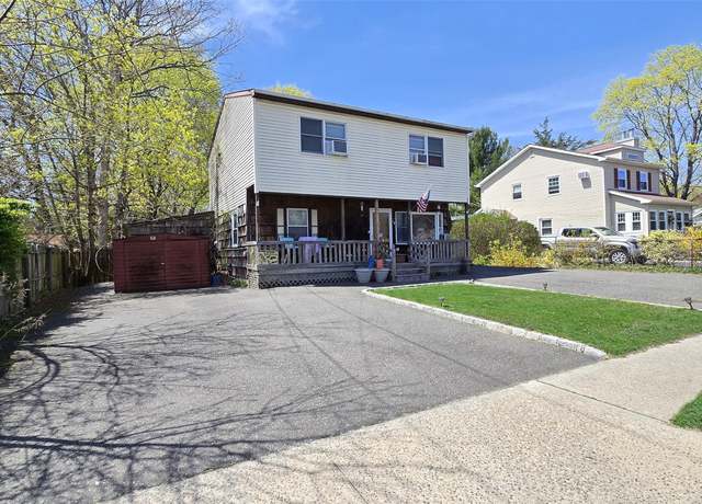 Property at 1264 Broadway Ave, Holbrook, NY 11741, 4 beds, 1 bath