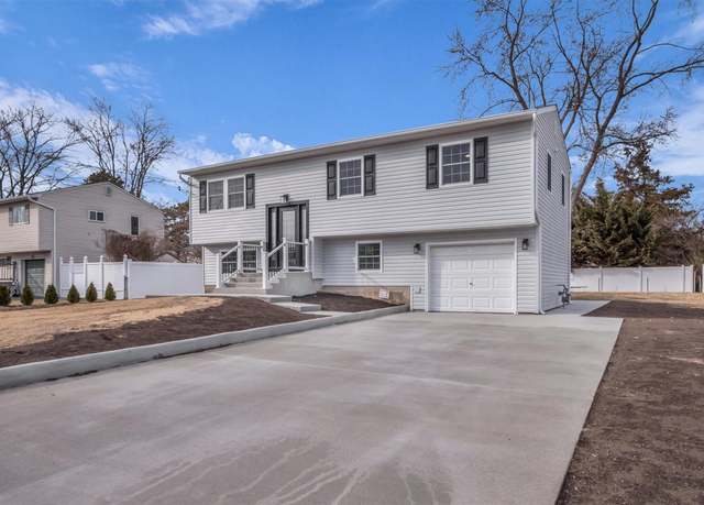 Property at 495 Hawkins Rd, Selden, NY 11784, 5 beds, 2 baths