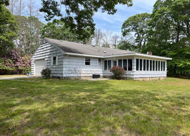 Property at 77 Montauk Hwy, Westhampton, NY 11977, 3 beds, 3 baths