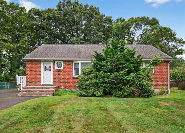 Property at 24 Mackey Ct, West Haverstraw, NY 10993, 3 beds, 1 bath