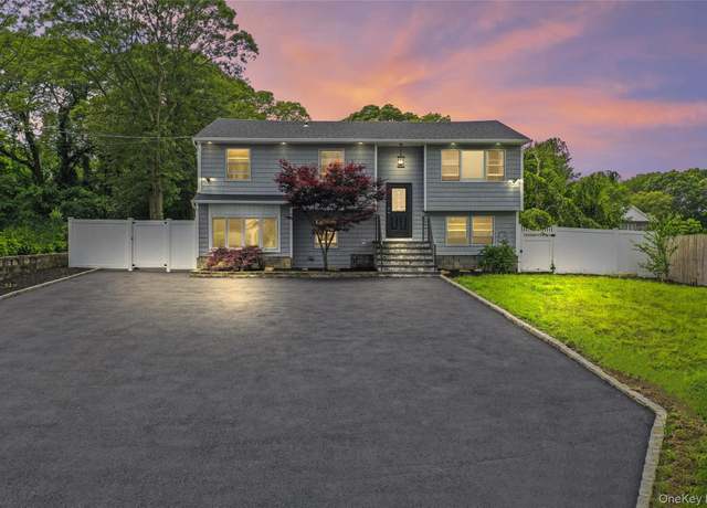 Property at 350 Holbrook Rd, Ronkonkoma, NY 1779, 6 beds, 6 baths