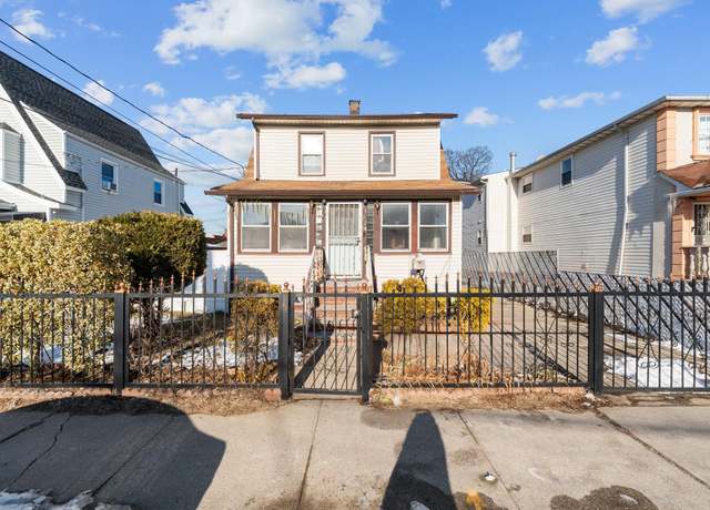 Property at 13121 Mathewson Ct, Springfield Gardens, NY 11434, 3 beds, 2.5 baths