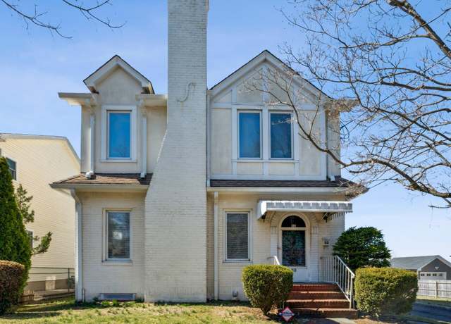 Property at 52 Hillview Ave, Port Washington, NY 11050, 3 beds, 1.5 baths
