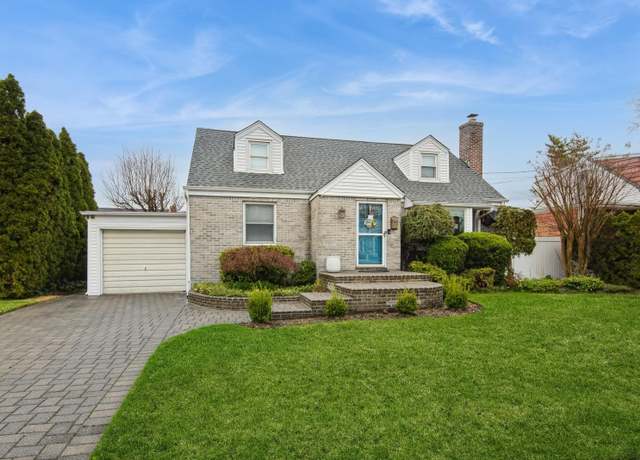 Property at 1759 Maurice Ave, East Meadow, NY 11554, 4 beds, 2 baths