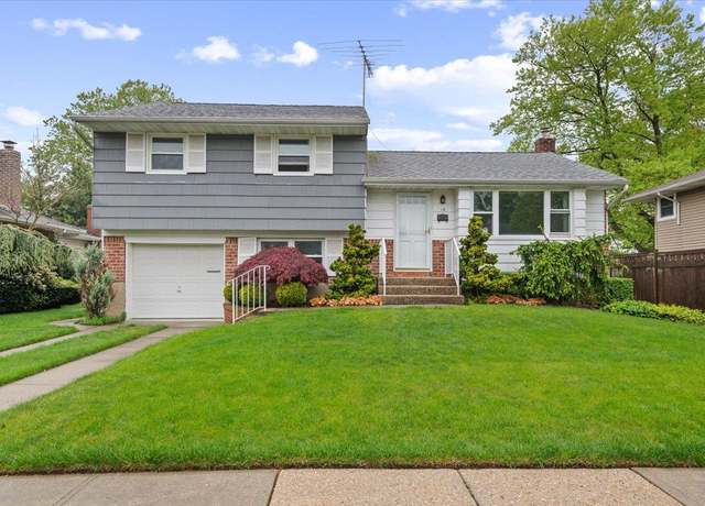 Property at 16 Bradley St, Plainview, NY 11803, 3 beds, 1 bath