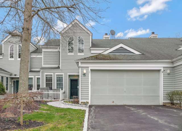Property at 75 Woodlands Dr, Tuxedo Park, NY 10987, 2 beds, 2.5 baths