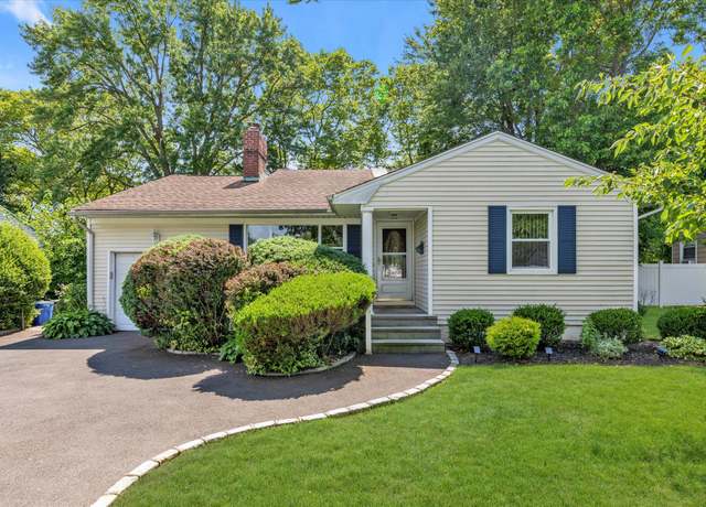 Property at 18 Gainsboro Ln, Syosset, NY 11791, 4 beds, 2 baths