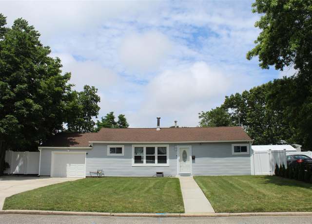 Property at 45 Tamarack St, Central Islip, NY 11722, 2 beds, 1 bath