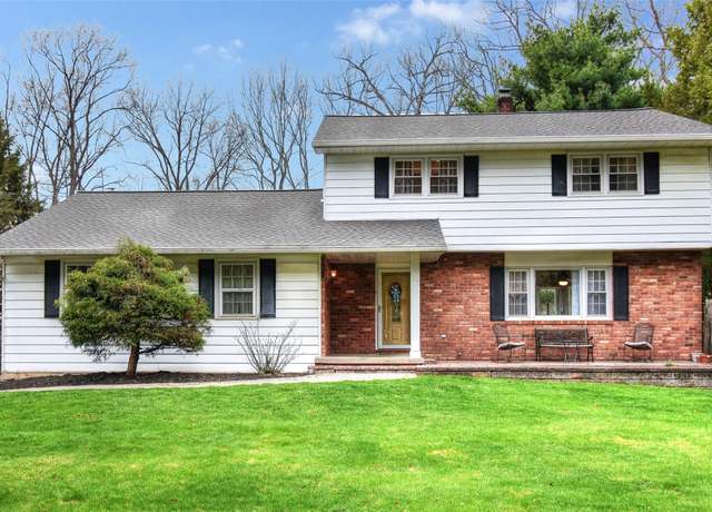 Property at 8 Lucky Ln, Washingtonville, NY 10992, 4 beds, 3.5 baths