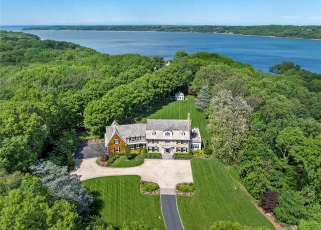 Property at 18 North Rd, Laurel Hollow, NY 11771, 6 beds, 5.5 baths