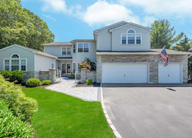 Property at 5 Clematis Ct, Lake Grove, NY 11755, 5 beds, 4.5 baths