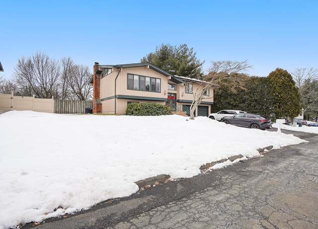Property at 22 Stubbe Dr, Stony Point, NY 10980, 4 beds, 3 baths