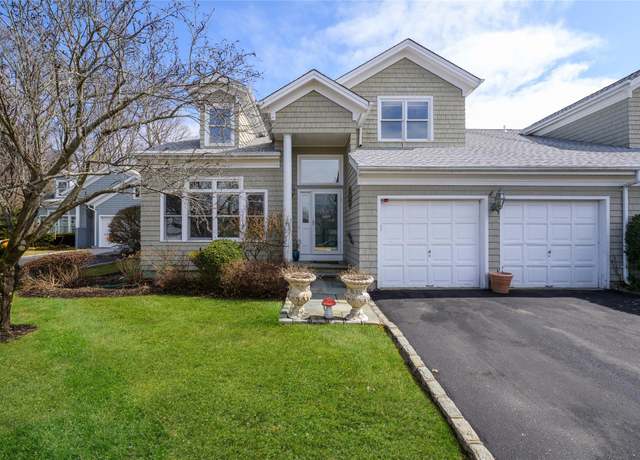 Property at 42 Fieldstone Ln, Oyster Bay, NY 11771, 3 beds, 2.5 baths